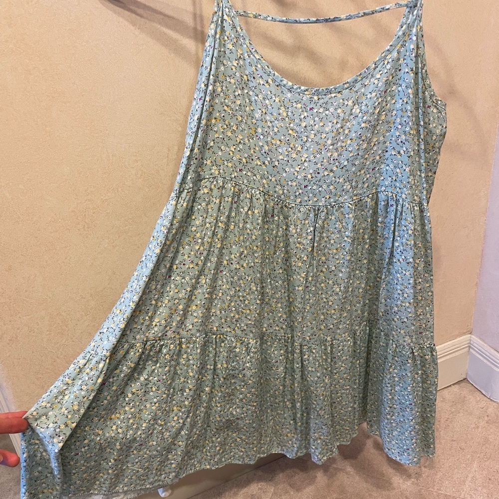 Small-medium green floral sun dress